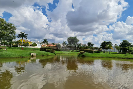 Casa à venda com 3 quartos, sendo 1 suíte, no condomínio Ibiti Royal Park, Sorocaba - SP