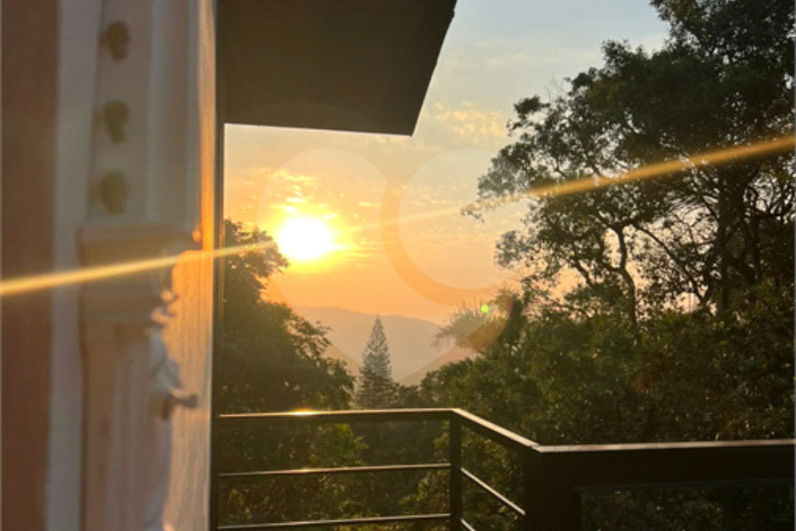 Casa à venda com 4 quartos, sendo 1 suíte,  no condomínio Alpes da Cantareira, Mairiporã - SP