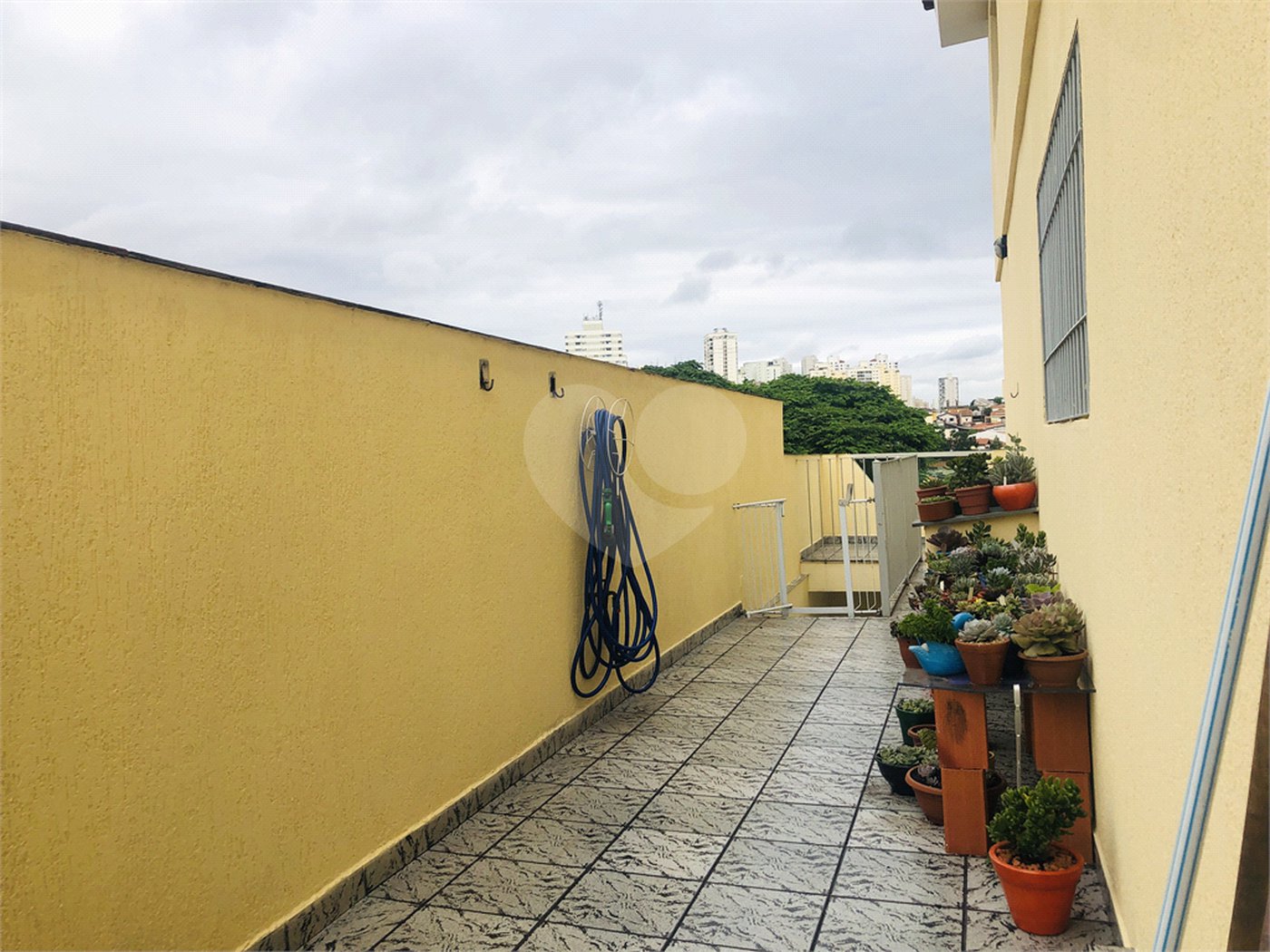 Sobrado à venda com 3 quartos, sendo 1 suíte, em Vila Romero, São Paulo, SP