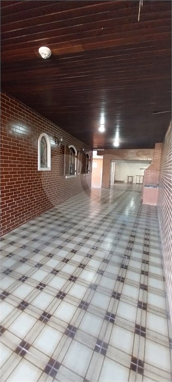 Casa à venda com 3 quartos, sendo 1 suíte, em Vila Scarpelli, Santo André, SP