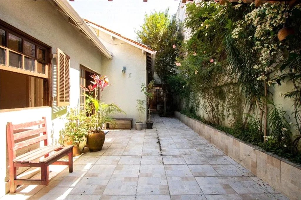 Casa Térrea à venda com 1 suíte em Vila Romana, São Paulo, SP