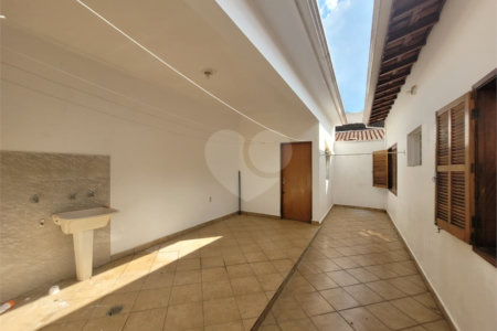 Sobrado à venda com 4 quartos, sendo 1 suíte,  em Jardim Itamaracá, Indaiatuba, SP