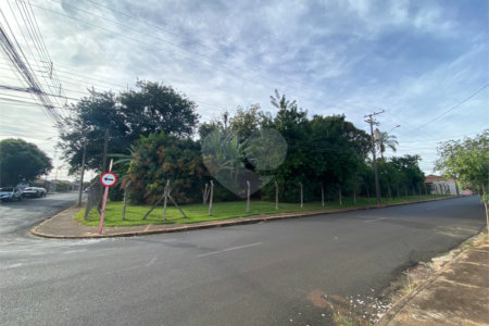Terreno à venda com 1 suíte no Centro, Araraquara, SP
