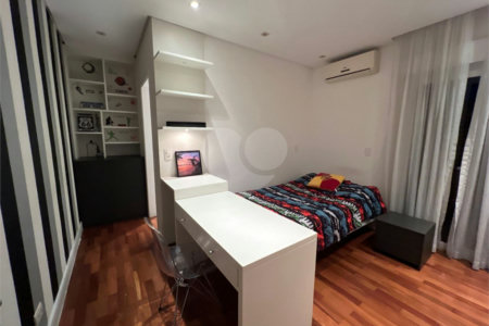 Sobrado à venda ou para alugar com 4 suítes em Vila Bertioga, São Paulo, SP