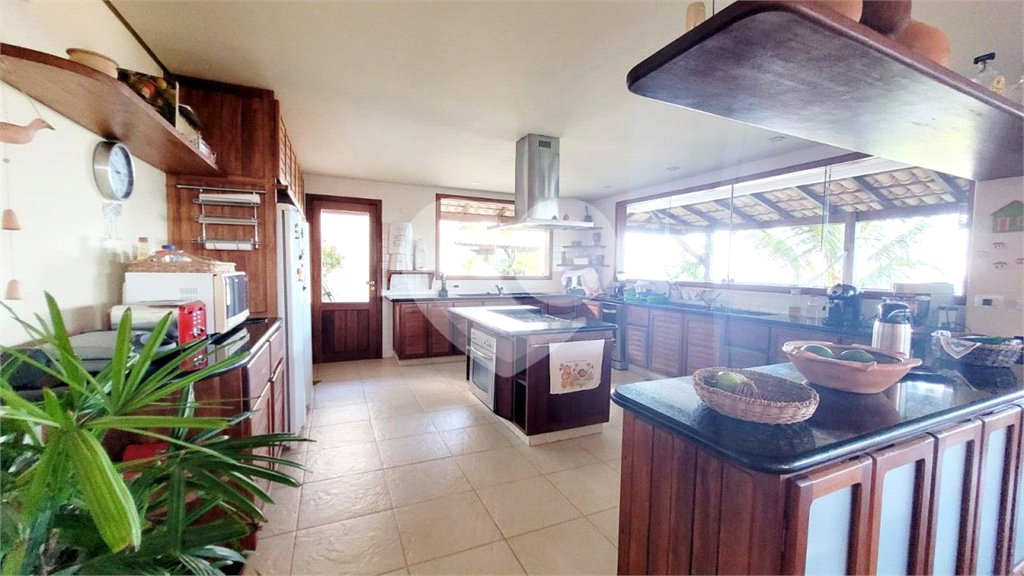 Casa à venda com 3 suítes no Centro, Santa Cruz Cabrália, BA