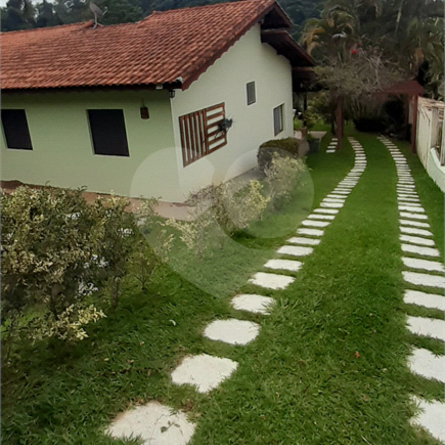 Casa em condomínio à venda com 3 quartos, sendo 1 suíte, no Centro, Bom Jesus dos Perdões, SP