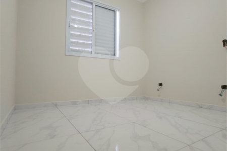 Casa à venda com 2 quartos no condomínio Ari Gomes, São Paulo - SP