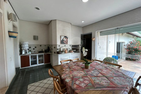 Casa à venda com 5 suítes no condomínio Residencial Bougainville, Campinas - SP