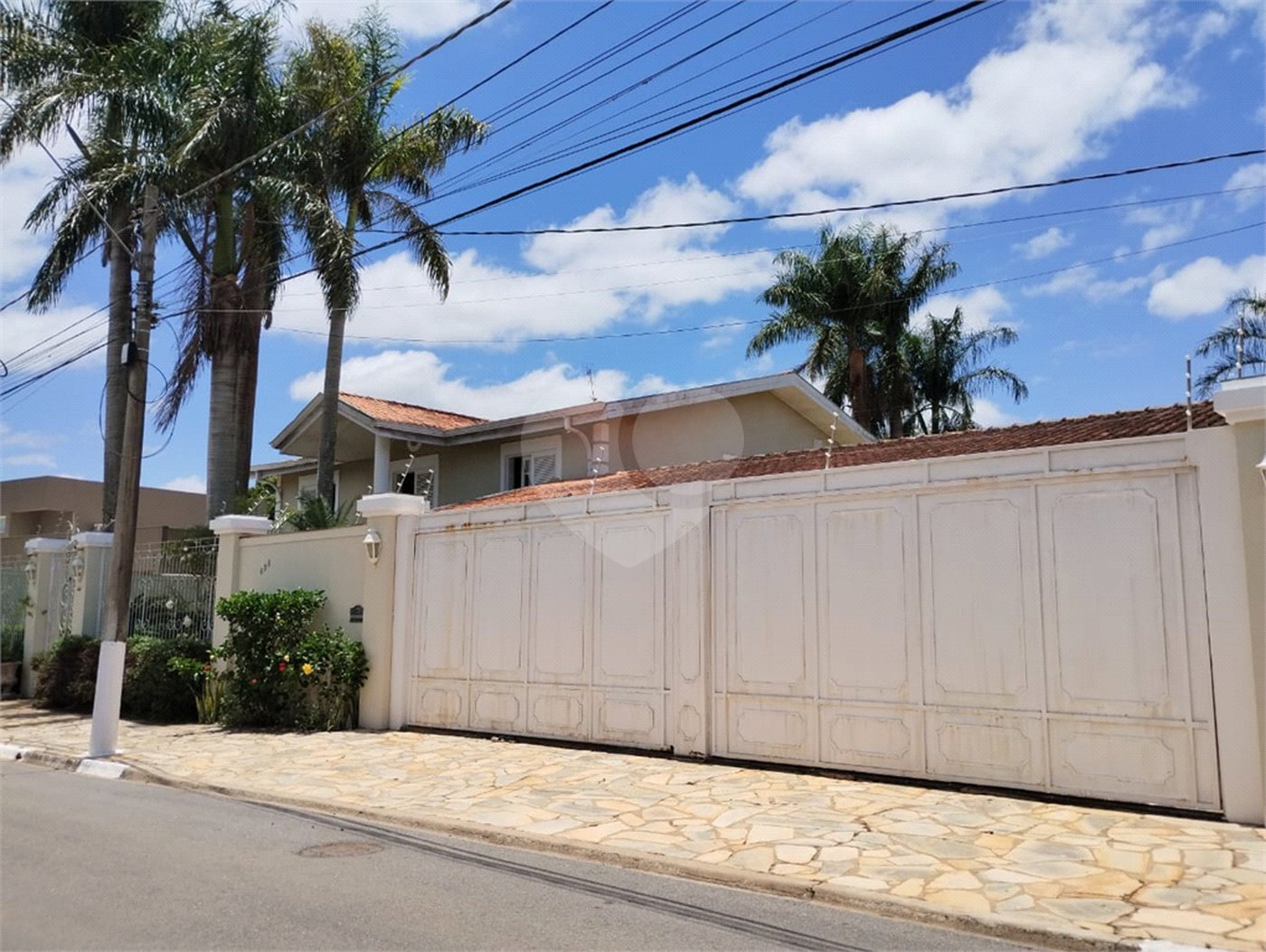 Casa à venda com 5 suítes em Jardim Colombo, Itapetininga, SP
