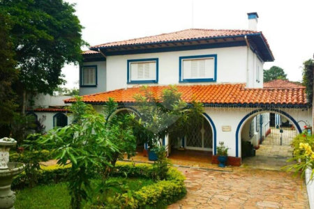 Casa à venda com 5 quartos, sendo 2 suítes, no condomínio Luís Romero Sanson, São Paulo - SP