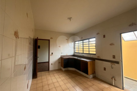 Casa à venda com 5 quartos, sendo 1 suíte, no Centro, Itapetininga, SP