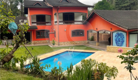 Casa à venda ou para alugar com 4 suítes no condomínio Alpes da Cantareira, Mairiporã - SP
