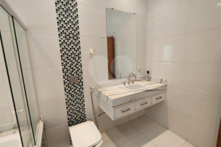 Sobrado à venda com 3 quartos, sendo 2 suítes, em Jardim Itália, Itapetininga, SP