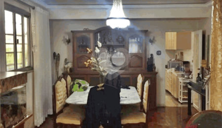 Sobrado à venda com 4 quartos, sendo 1 suíte,  em Vila Mariana, São Paulo, SP