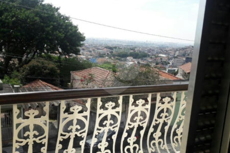 Sobrado à venda com 3 quartos, sendo 1 suíte, em Vila Nivi, São Paulo, SP