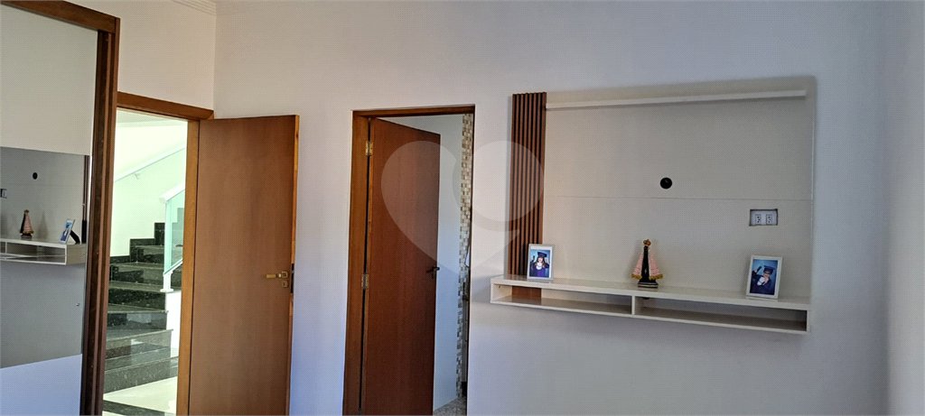 Chácara à venda com 3 quartos, sendo 2 suítes,  em Chácaras Fernão Dias, Atibaia, SP
