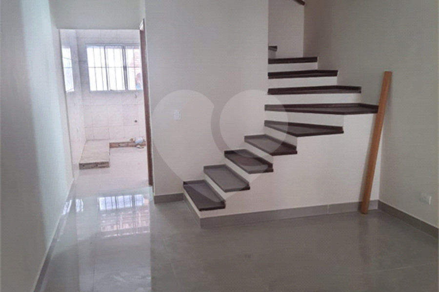 Sobrado à venda com 2 quartos em Vila Romero, São Paulo, SP
