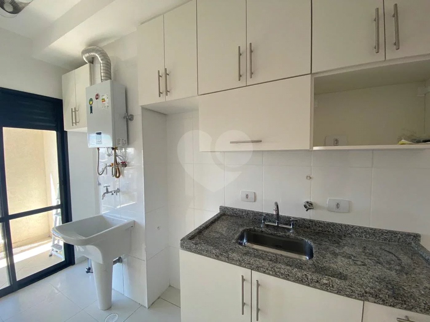Apartamento à venda ou para alugar com 2 quartos, sendo 1 suíte, em Condomínio Granja Viana Ii, Cotia, SP
