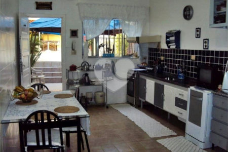Sobrado a venda com 160 m², 4 quartos e 2 vagas