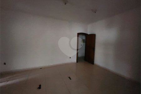 Sobrado à venda ou para alugar com 4 quartos, sendo 2 suítes, no Centro, Araraquara, SP
