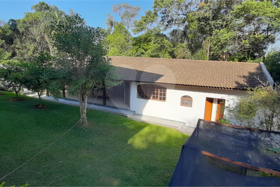 Casa à venda com 3 quartos, sendo 1 suíte, no condomínio Sausalito, Mairiporã - SP