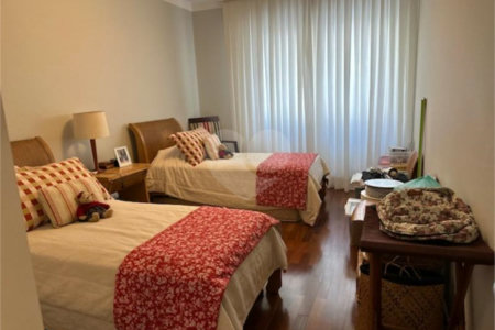 Apartamento à venda com 3 quartos, sendo 1 suíte,  em Cerqueira César, São Paulo, SP