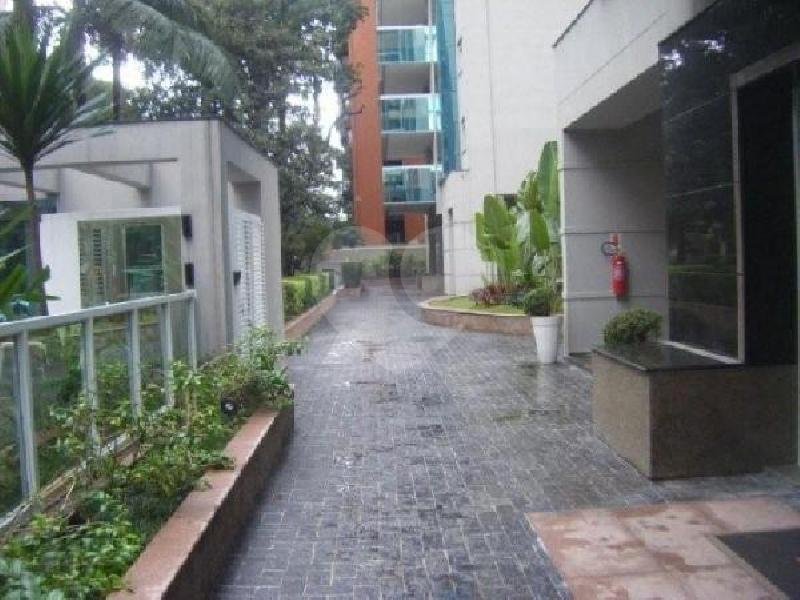 Apartamento à venda com 4 quartos, sendo 3 suítes, em Itaim Bibi, São Paulo, SP