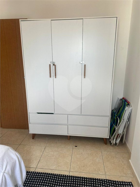 Apartamento à venda ou para alugar com 2 quartos, sendo 1 suíte,  em Guilhermina, Praia Grande, SP