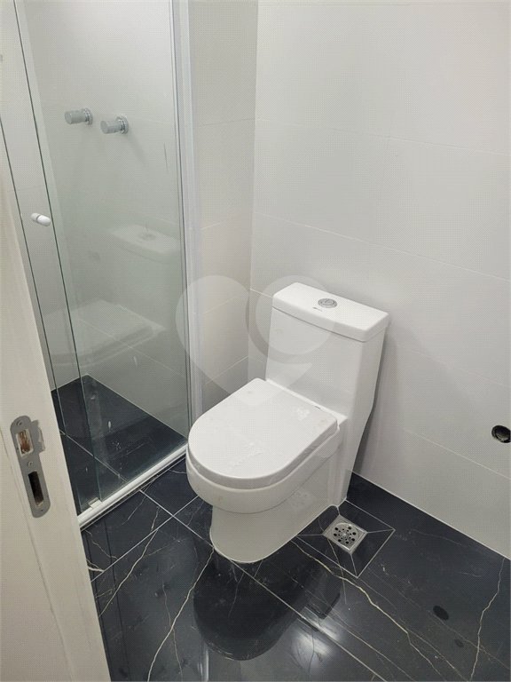 Apartamento à venda com 3 quartos, sendo 1 suíte, em Conjunto Residencial Irai, Suzano, SP