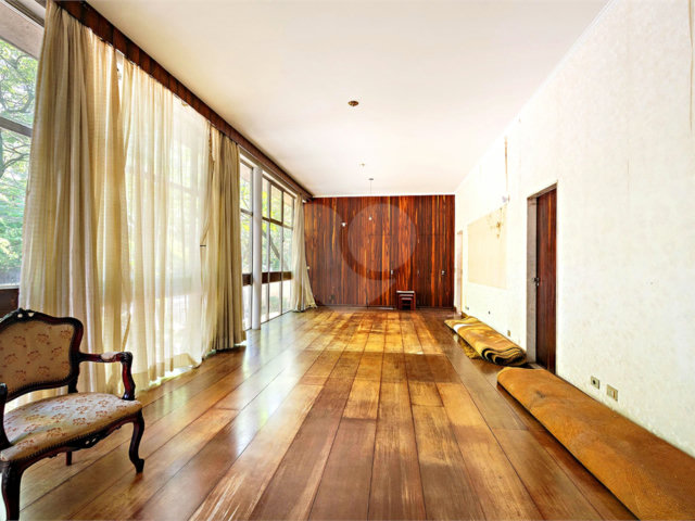 Casa Térrea à venda ou para alugar com 4 suítes em Alto da Boa Vista, São Paulo, SP