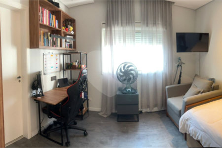 Apartamento à venda com 3 quartos, sendo 1 suíte, em Vila Paulicéia, São Paulo, SP