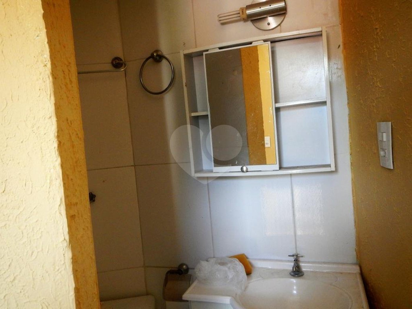 Casa Térrea à venda com 2 quartos, sendo 1 suíte, em Alto da Boa Vista, São Paulo, SP