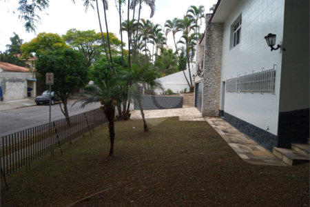 Casa Térrea à venda ou para alugar com 3 quartos, sendo 1 suíte, em Caxingui, São Paulo, SP