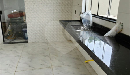 Casa à venda com 3 quartos, sendo 1 suíte, no Centro, Bom Jesus dos Perdões, SP