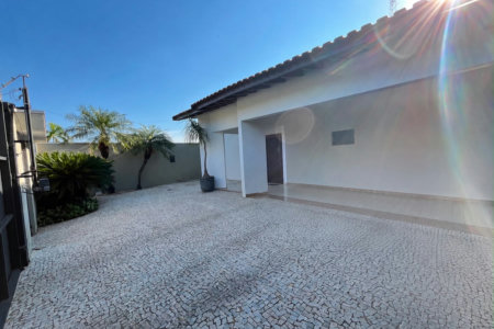 Casa à venda com 3 quartos, sendo 1 suíte,  em Santos Dumont, Três Lagoas, MS
