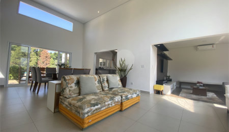 Casa à venda com 6 quartos, sendo 5 suítes,  no condomínio Monte Belo, Salto - SP