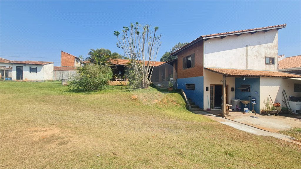 Chácara à venda com 3 quartos, sendo 1 suíte, em Vila Reis, Itapetininga, SP