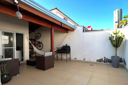 Casa à venda com 2 quartos no condomínio Villa Flora, Hortolândia - SP