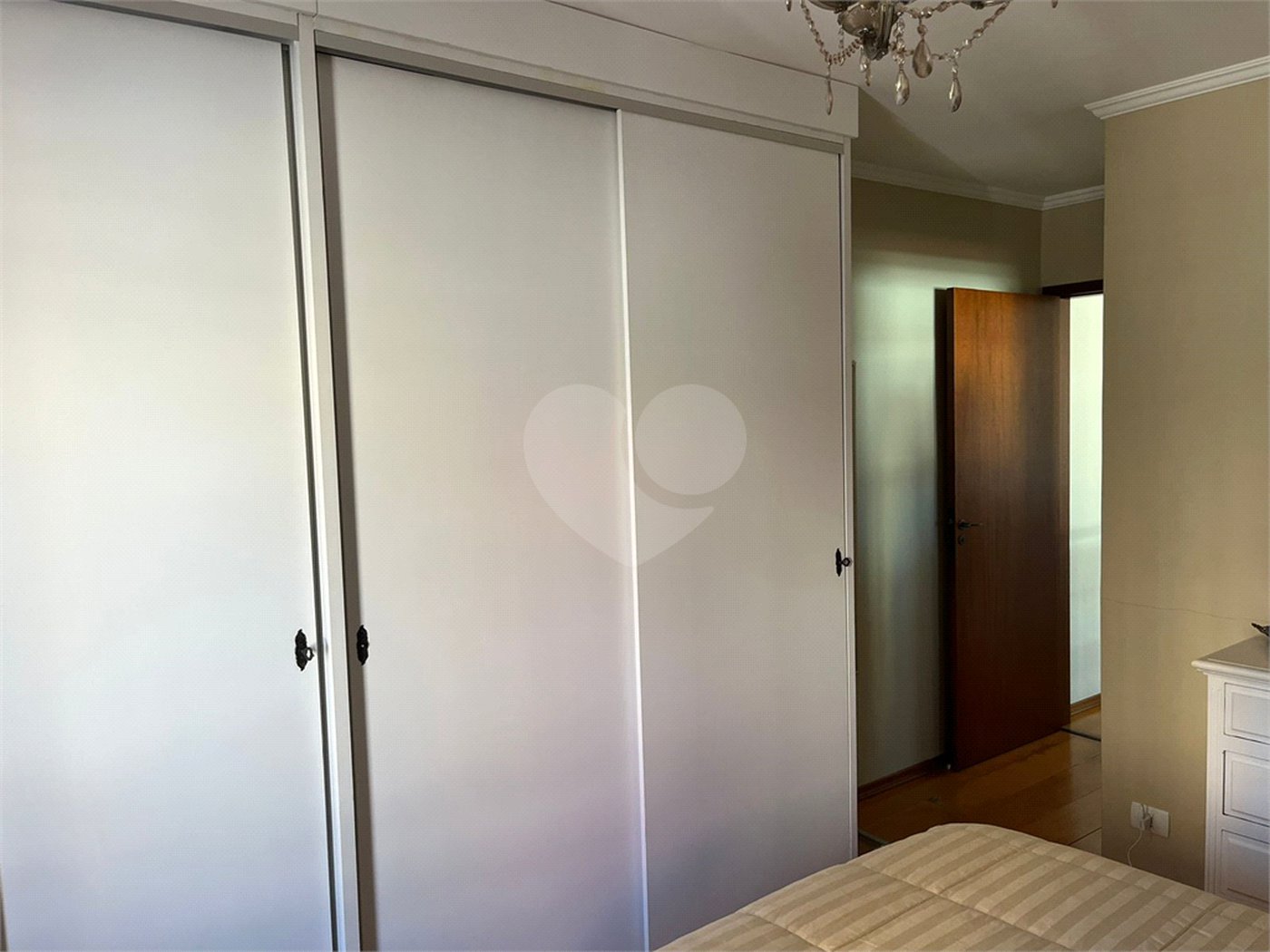 Sobrado à venda com 4 quartos, sendo 1 suíte,  em Jardim do Colégio (zona Norte), São Paulo, SP