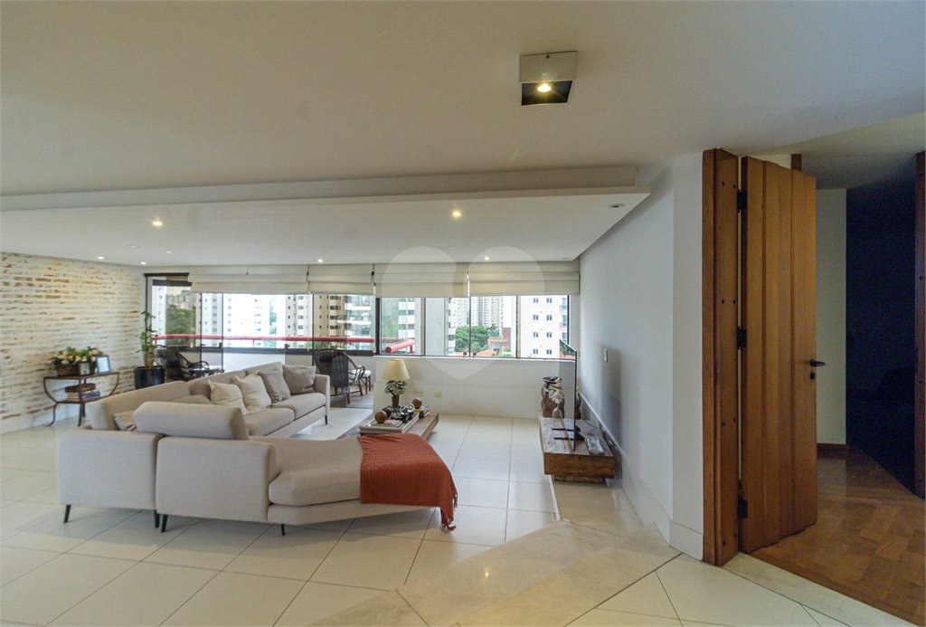 Apartamento à venda com 4 quartos, sendo 3 suítes, em Campo Belo, São Paulo, SP