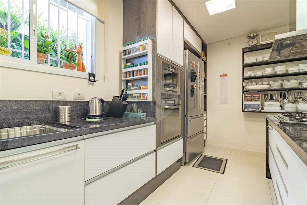 Casa à venda com 5 quartos, sendo 4 suítes, em Alto da Lapa, São Paulo, SP