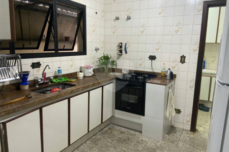 Casa à venda com 4 quartos, sendo 1 suíte, em Jardim Rincão, Arujá, SP