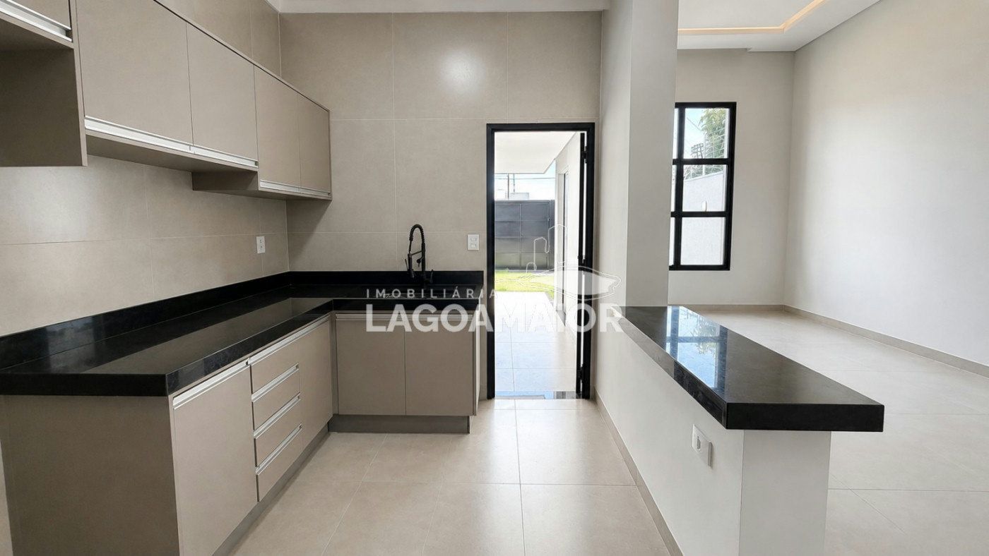 Casa à venda com 3 quartos, sendo 1 suíte,  em Jardim dos Ipês, Três Lagoas, MS