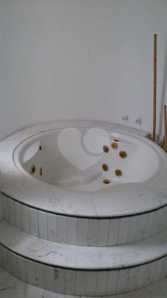 Casa à venda ou para alugar com 4 suítes no condomínio Chácara Francesa, São Paulo - SP