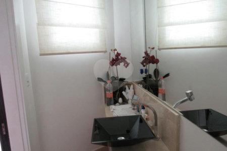 Apartamento à venda com 3 suítes em Real Parque, São Paulo, SP