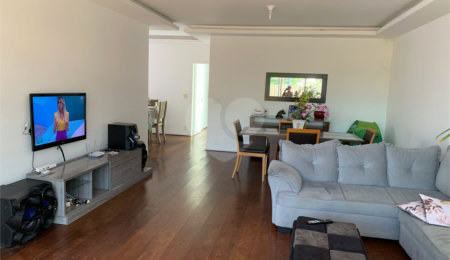 Casa à venda com 3 quartos, sendo 1 suíte,  em Jardim Prudência, São Paulo, SP