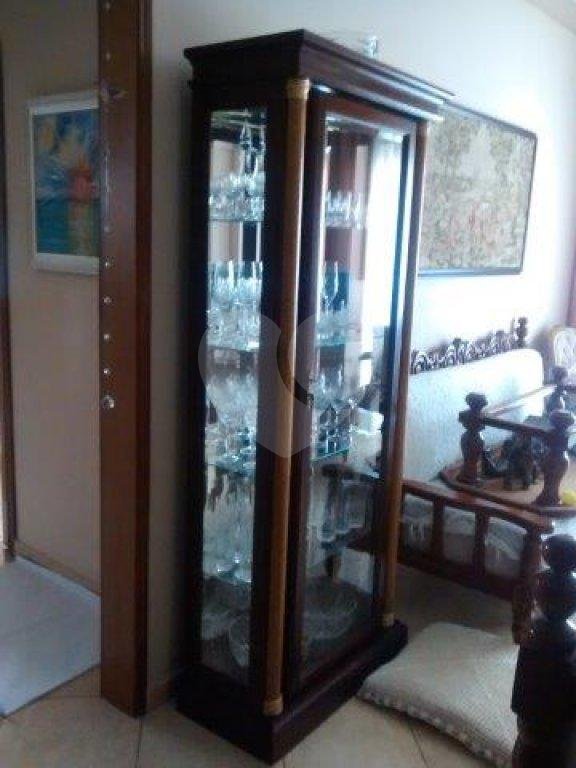 Apartamento à venda com 2 quartos, sendo 1 suíte, em Vila Tupi, Praia Grande, SP