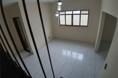 Sobrado à venda com 4 quartos, sendo 1 suíte, em Vila Gomes, São Paulo, SP