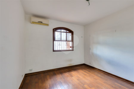 Sobrado à venda com 3 quartos, sendo 1 suíte, em Alto da Boa Vista, São Paulo, SP