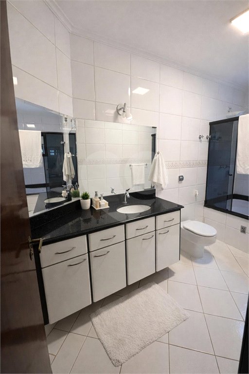 Casa à venda com 4 quartos, sendo 1 suíte, em City Bussocaba, Osasco, SP